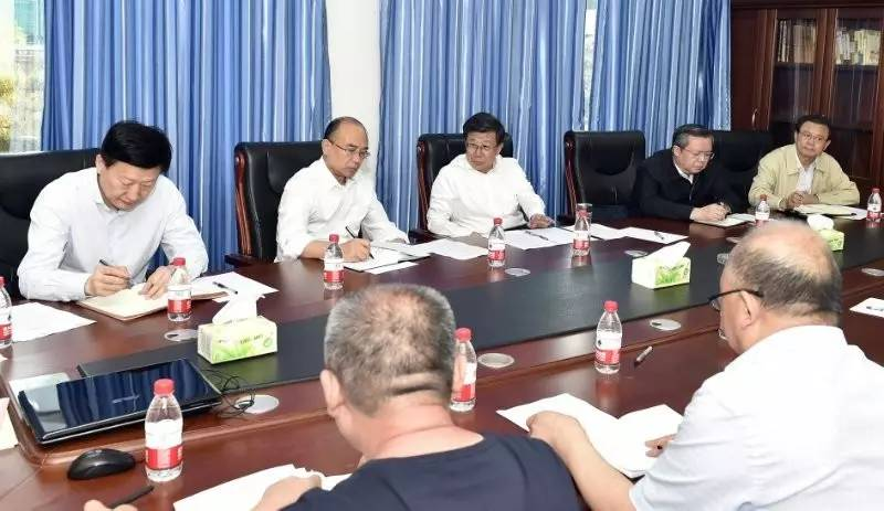 客車(chē)自動(dòng)破窗裝置,遙控自動(dòng)破玻器,破窗器,南冠破玻器 客車(chē)自動(dòng)破窗裝置,遙控自動(dòng)破玻器,破窗器,南冠破玻器