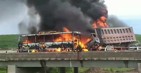 客車自動(dòng)破窗裝置,遙控自動(dòng)破玻器,破窗器,南冠破玻器 客車自動(dòng)破窗裝置,遙控自動(dòng)破玻器,破窗器,南冠破玻器